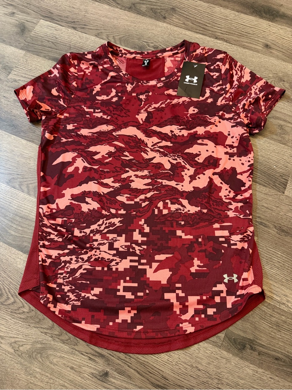 Under Armour Speed Stride Camouflage Short Sleeve Run Shirt Women's Small NWT